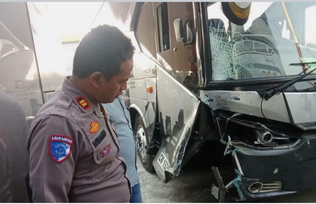 Bus Menyalip Hantam Dua Motor di Jalan Yogya-Wates Bantul Dua Orang Tewas