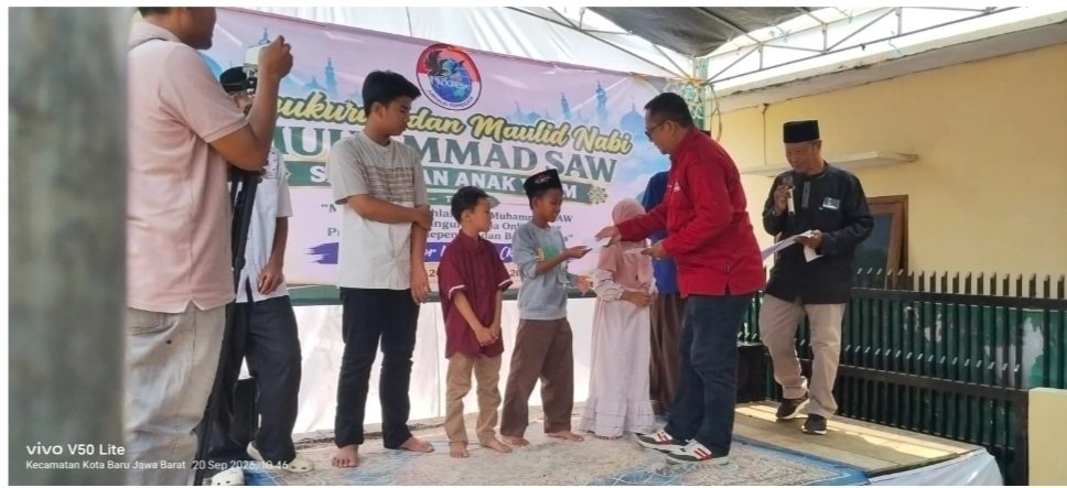 Dalam rangka Tasyakuran IWOI Cikampek Beri Santunan Anak Yatim Piatu